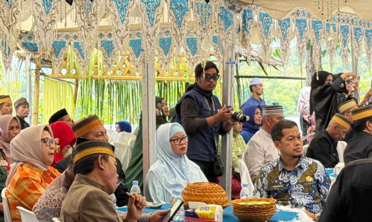 Plt Dinkes Sulbar Hadiri Festival Keris dan Badik Sulbar: Upaya Pelestarian Budaya dan Ekonomi Kreatif