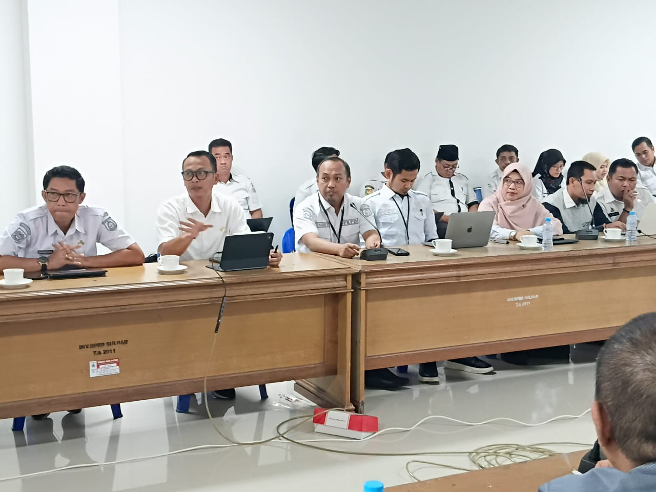 Hadiri Rapat Pembahasan Ranperda, Komitmen Pemkesra Menjalankan Program Bersentuhan dengan Masyarakat