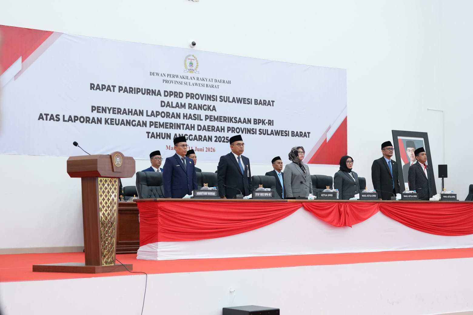 BPK RI Serahkan LHP LKPD 2025 ke DPRD Sulbar, Gubernur SDK Tegaskan Komitmen Tindak Lanjuti Rekomendasi BPK RI